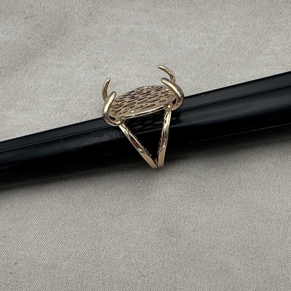 Good condition Gold Statement Ring size 8 vintage - Picture 4 of 4